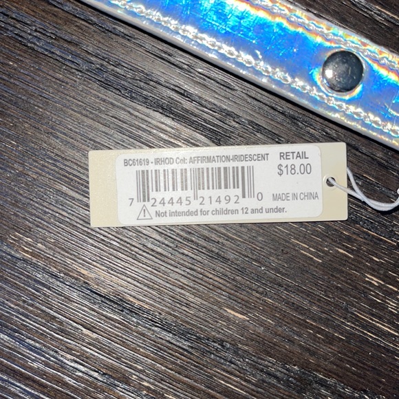 NWT BCBGeneration Iridescent affirmation bracelet PLAY - Picture 4 of 12